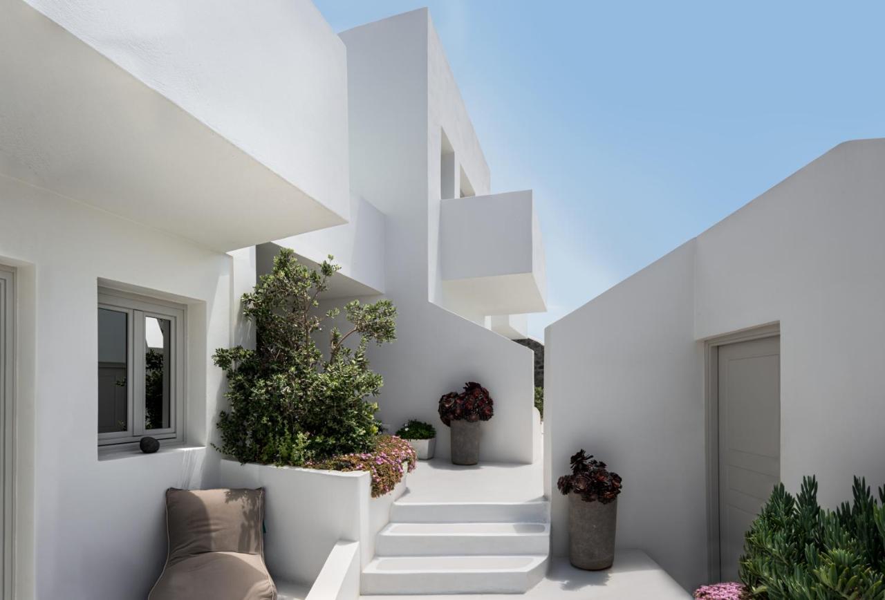 Akra & 3* Imerovigli (Santorini)